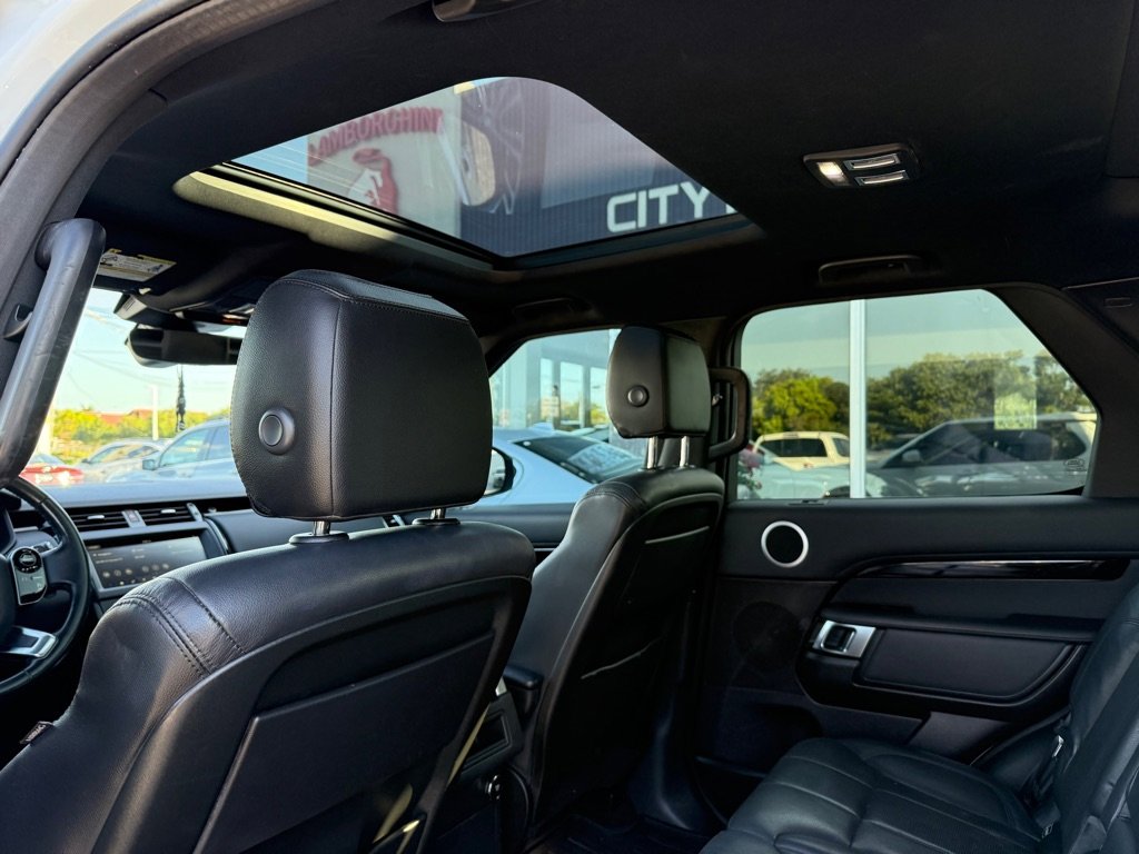 Used 2019 Land Rover Discovery SE image 35