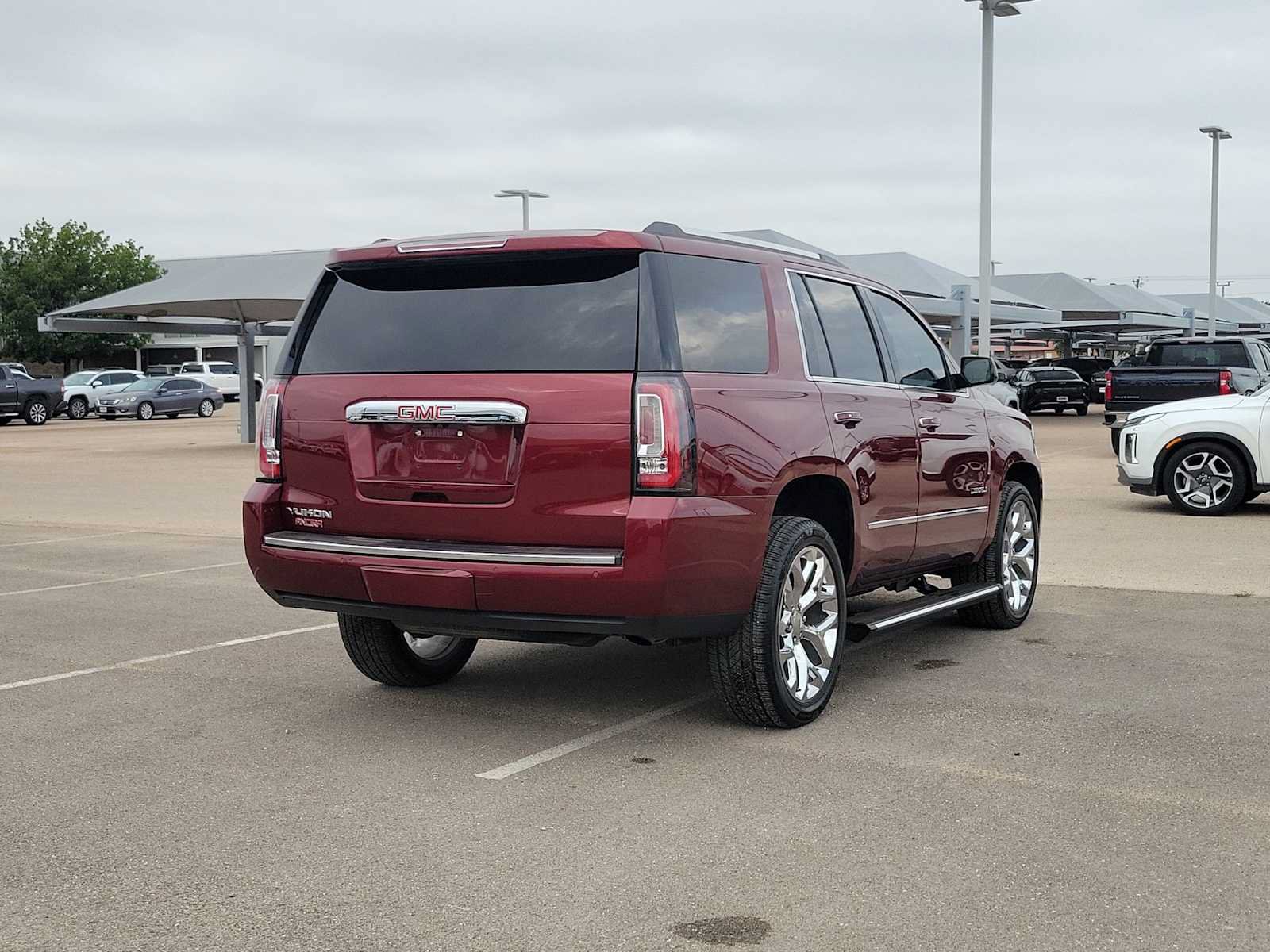 Used 2019 GMC Yukon Denali RWD image 8