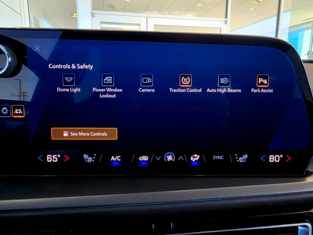 Used 2024 Chevrolet Traverse LT w/ LPO, Floor Liner Package AWD/4WD image 58