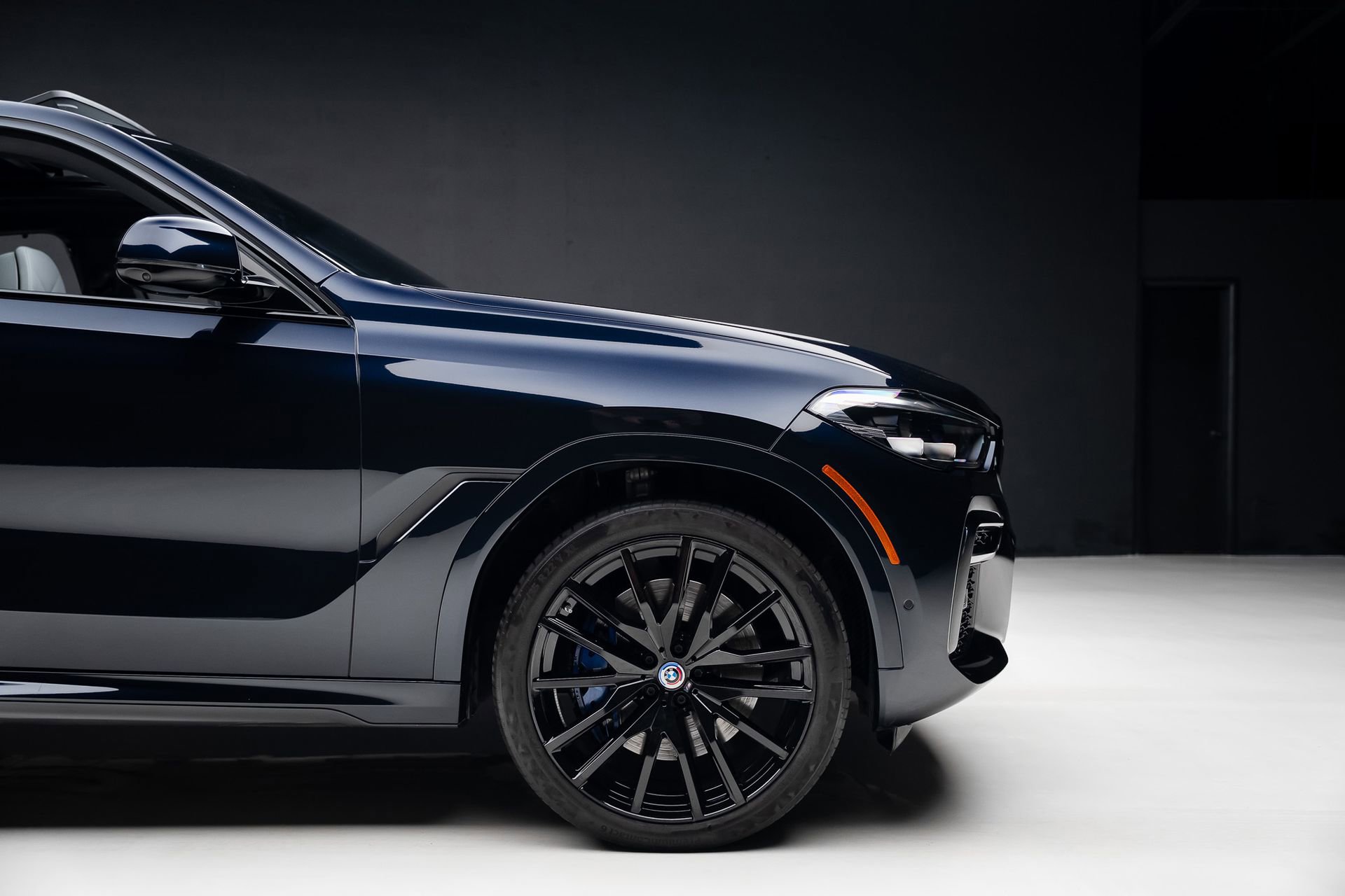 Used 2023 BMW X6 M50i w/ Parking Assistance Package AWD/4WD image 39