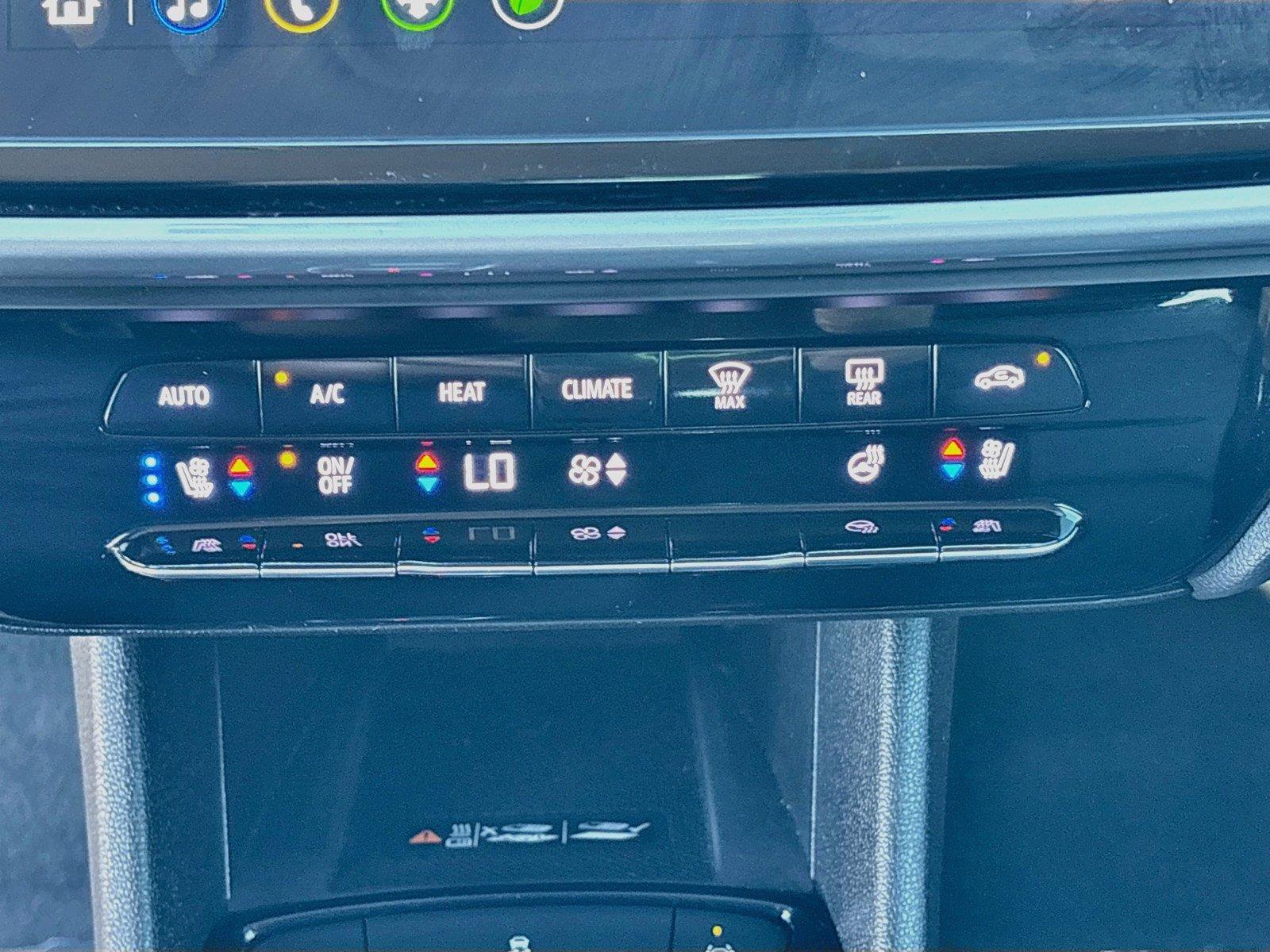 Used 2023 Chevrolet Bolt EUV LT w/ Convenience Package FWD image 15