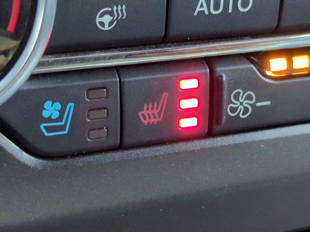 Used 2021 Ford Expedition XLT image 24