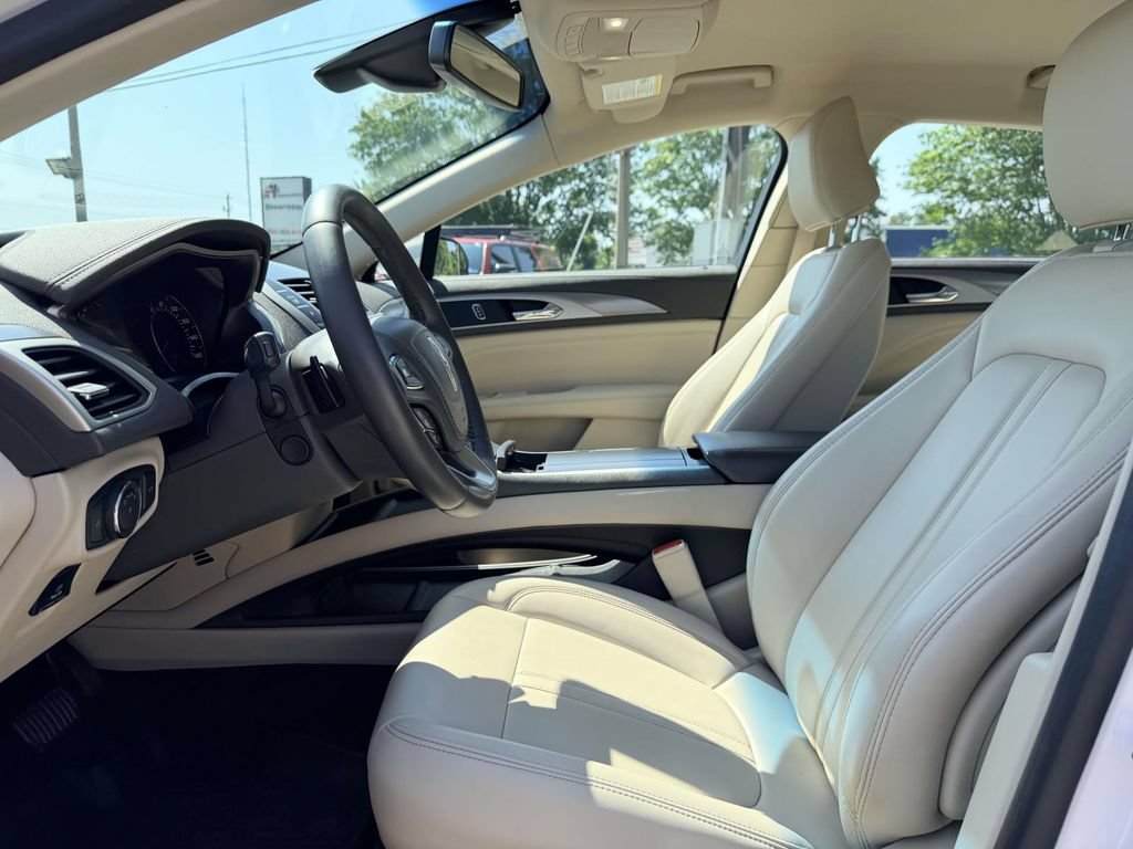 Used 2020 Lincoln MKZ w/ Convenience Package FWD image 19