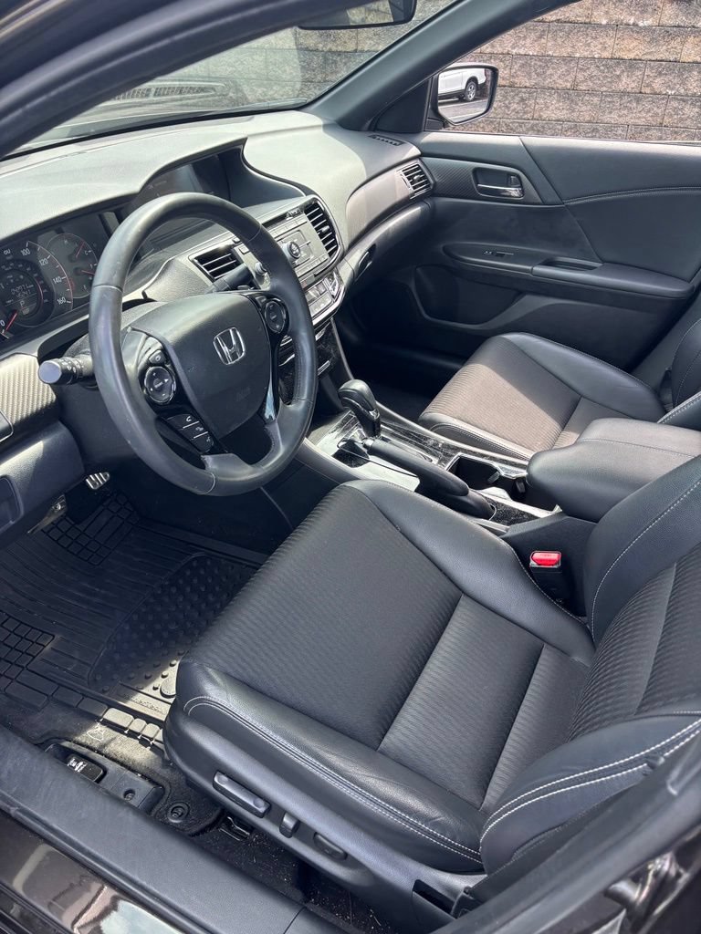 Used 2016 Honda Accord Sport image 9
