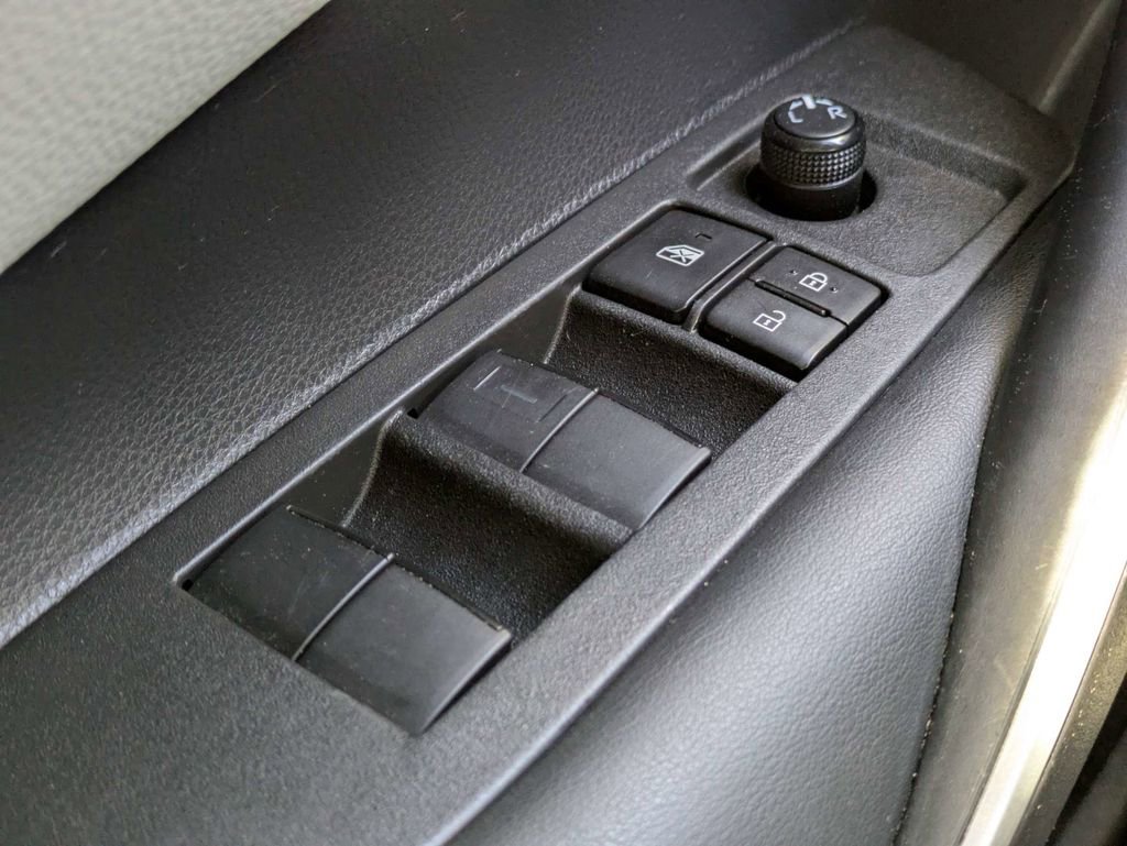 Used 2023 Toyota Corolla SE image 29