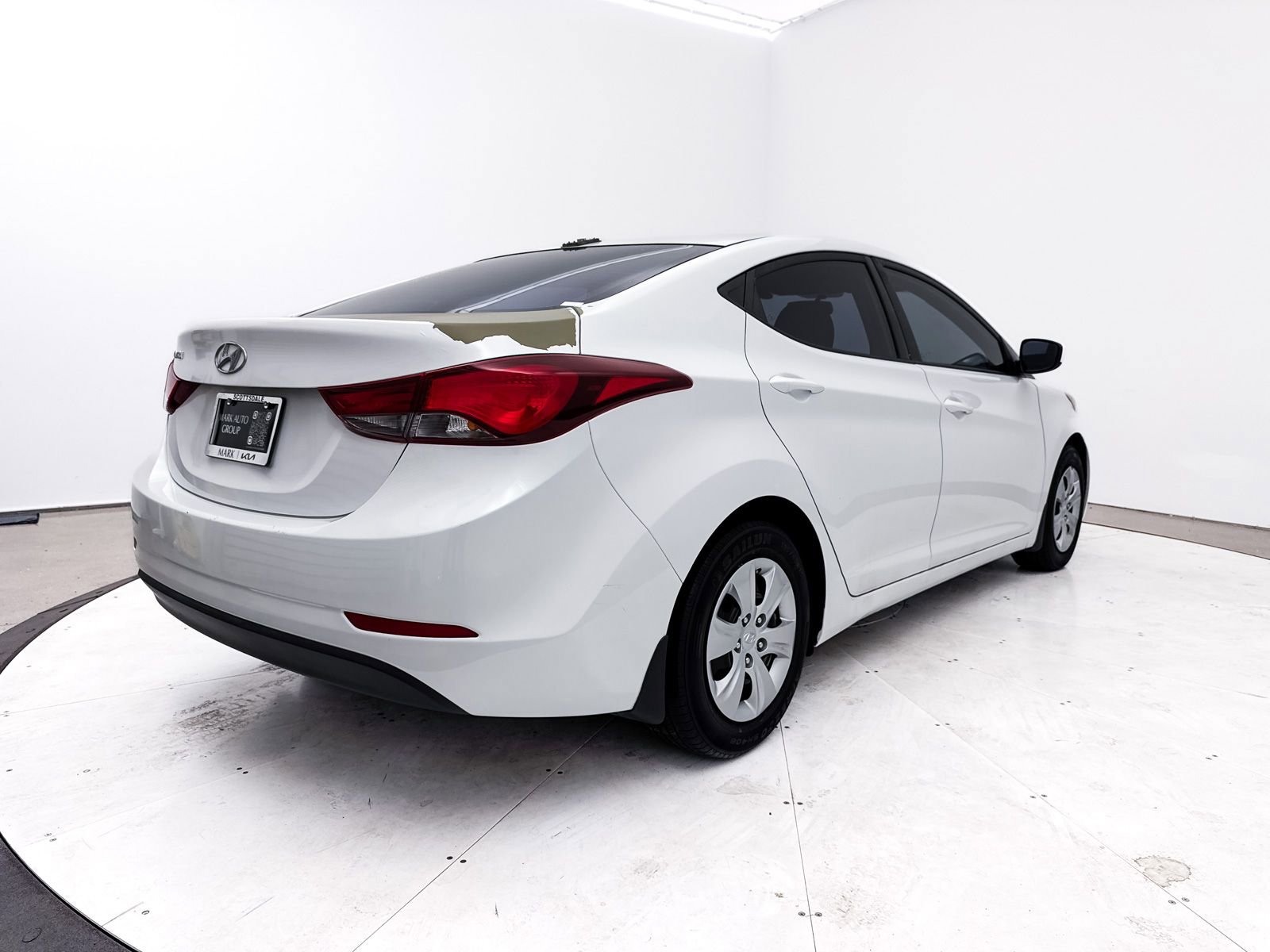 Used 2016 Hyundai Elantra SE image 12