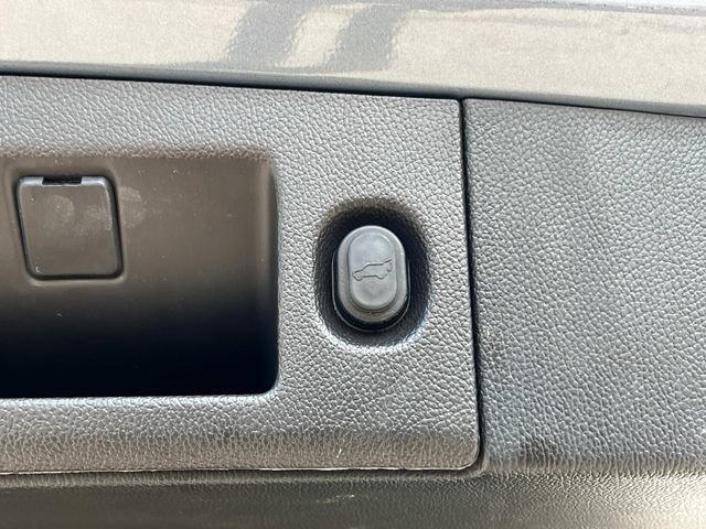 Used 2015 GMC Yukon SLE w/ Convenience Package RWD image 7