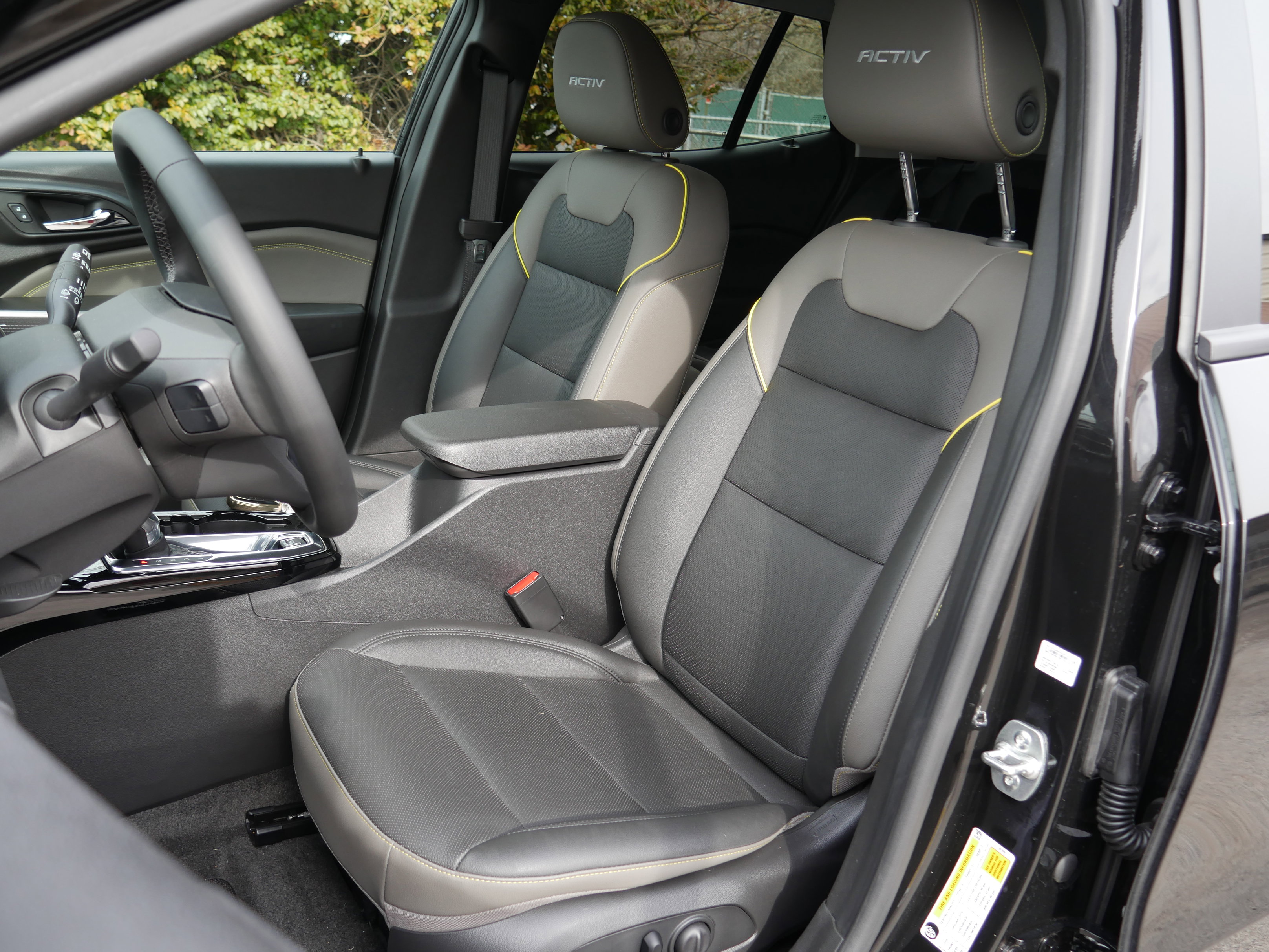 Used 2025 Chevrolet Trax ACTIV w/ Driver Confidence Package image 29