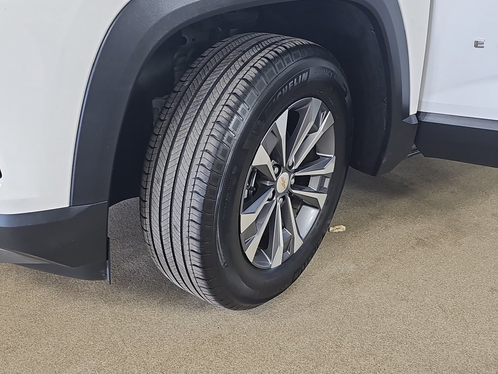 Certified 2025 Chevrolet Equinox LT w/ Safety and Technology Package AWD/4WD image 37
