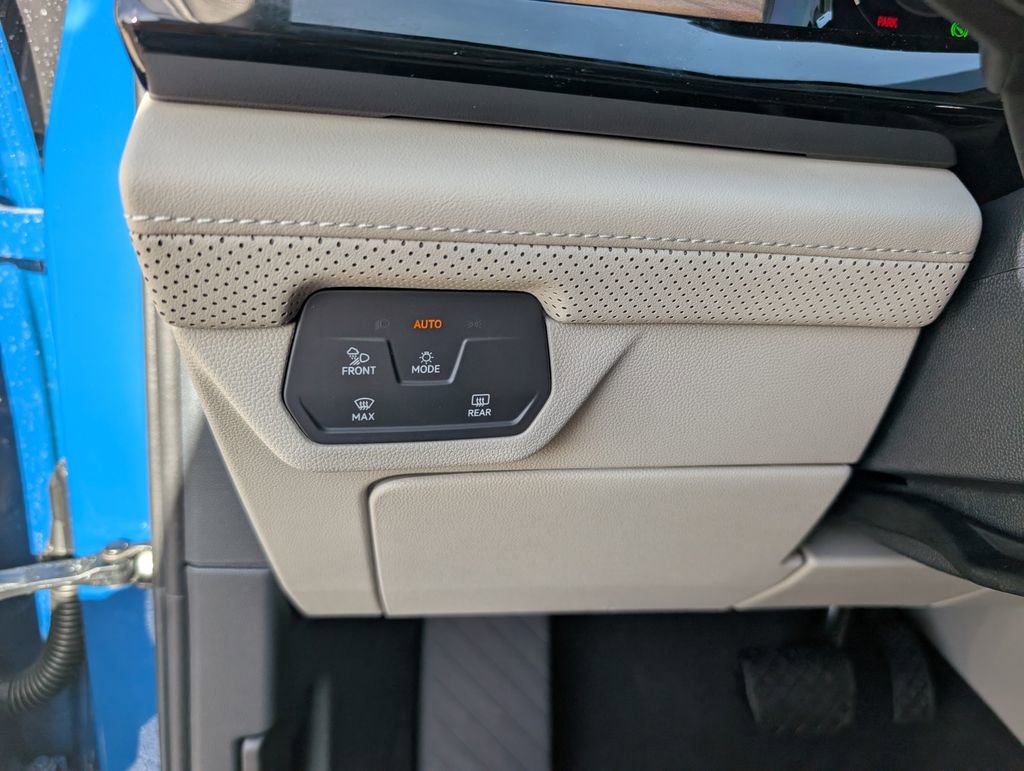 New 2025 Volkswagen Atlas SE image 19