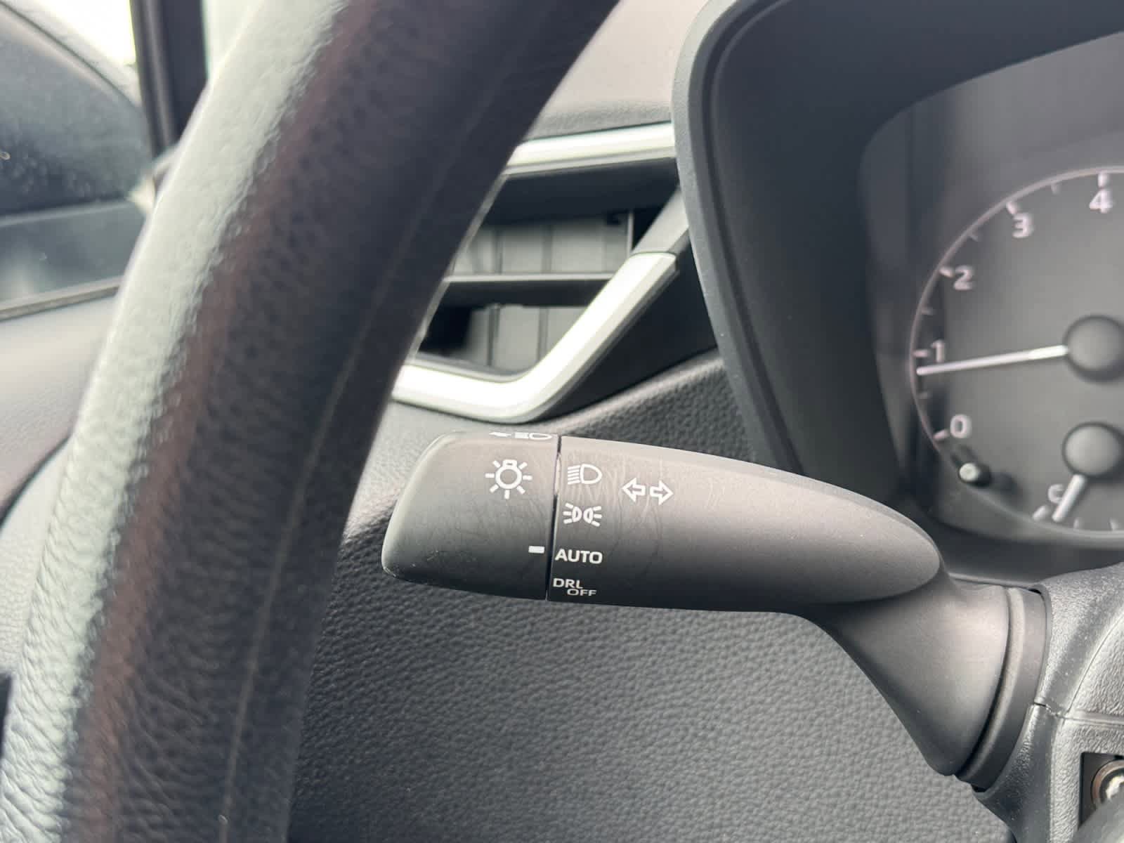 Used 2025 Toyota Corolla LE FWD image 17