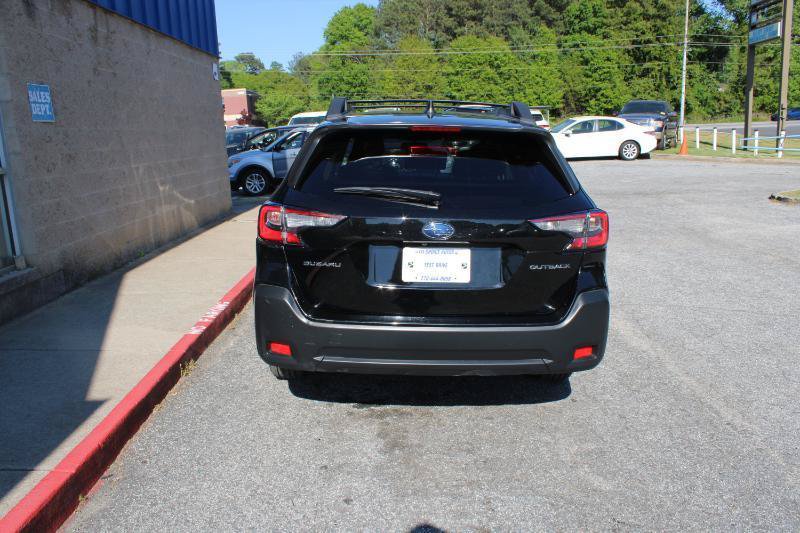 Used 2023 Subaru Outback Premium AWD/4WD image 3
