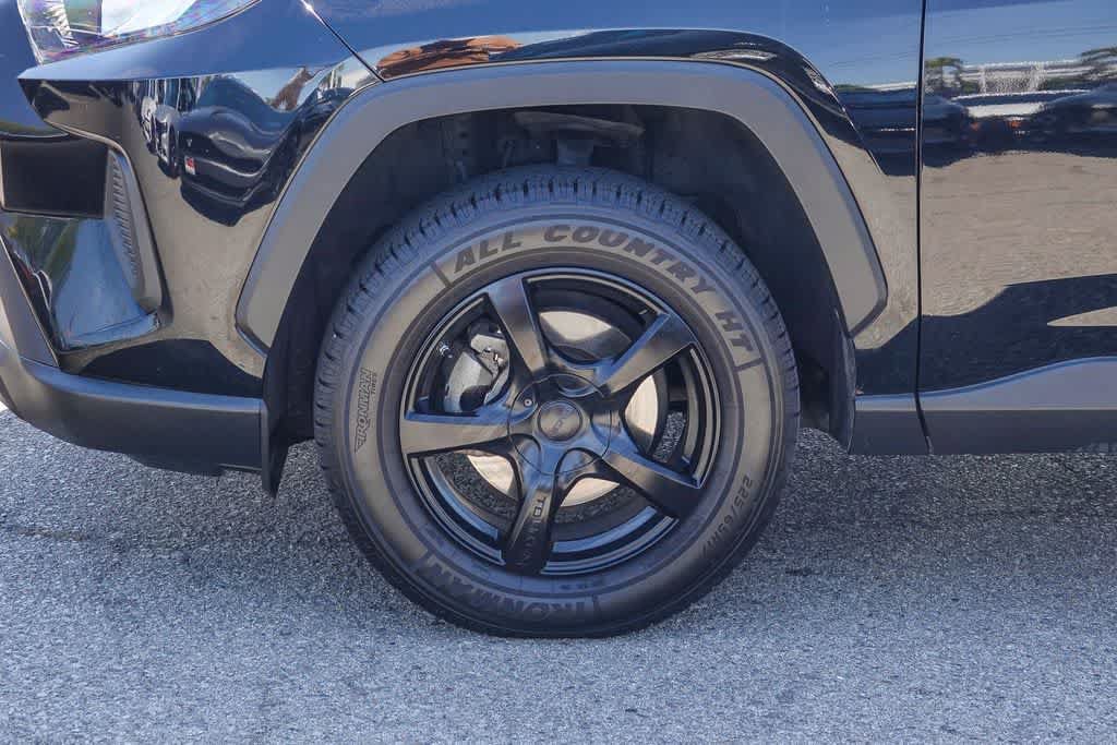 Used 2020 Toyota RAV4 LE w/ Carpet Mat Package FWD image 10