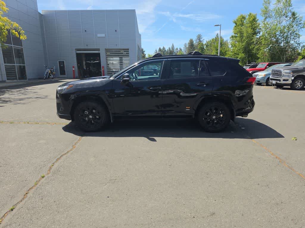 Used 2022 Toyota RAV4 SE w/ Convenience Package AWD/4WD image 2