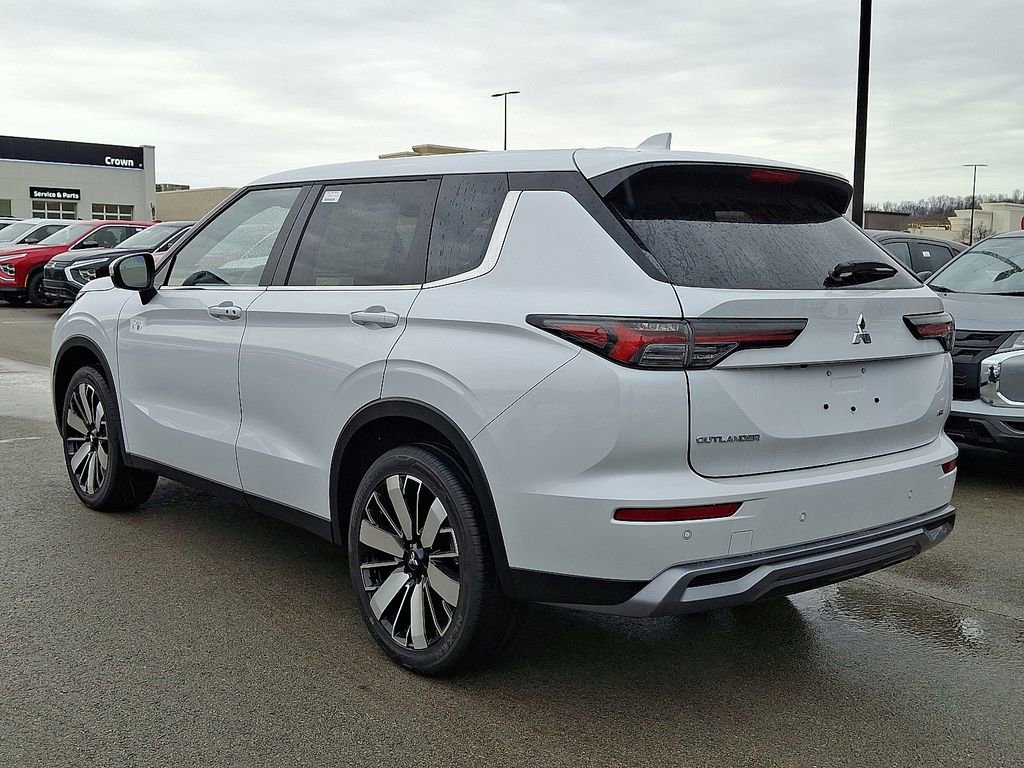 New 2026 Mitsubishi Outlander SE image 3