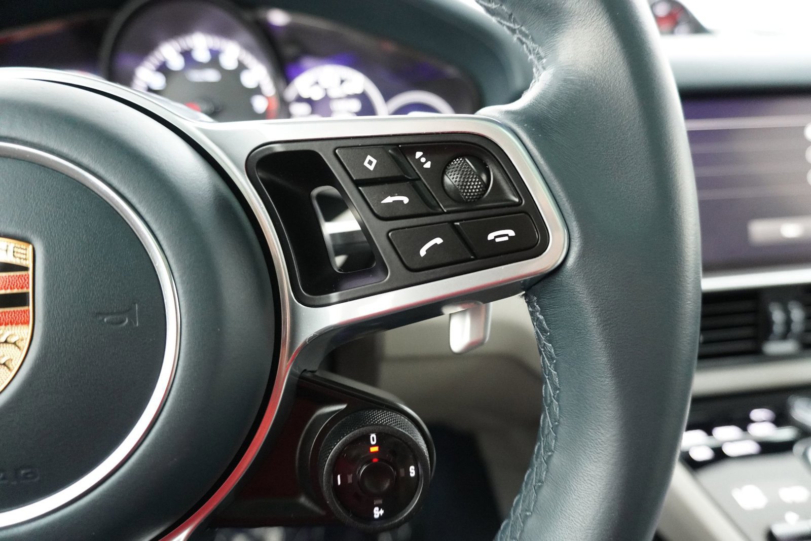 Certified 2023 Porsche Cayenne S image 25