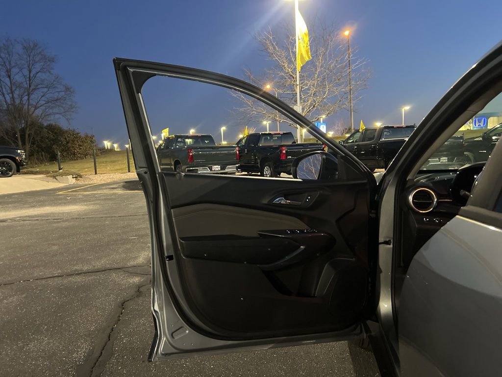 New 2026 Chevrolet Trax ACTIV w/ Sunroof Package image 7