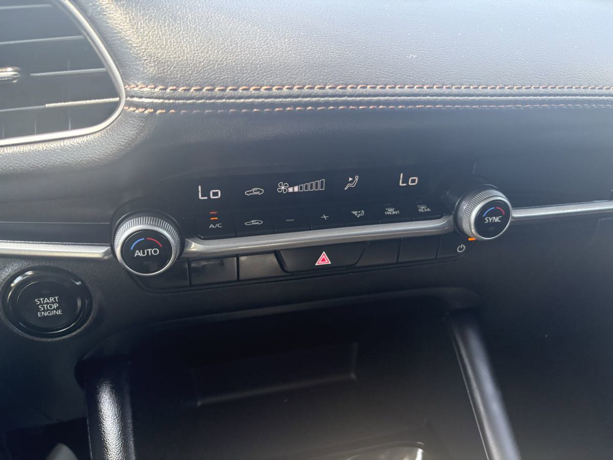 Used 2024 MAZDA MAZDA3 s image 24