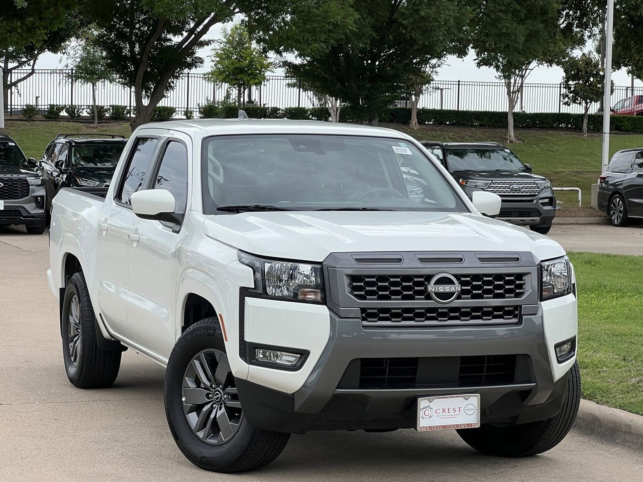 Certified 2025 Nissan Frontier SV w/ SV Convenience Package RWD image 2