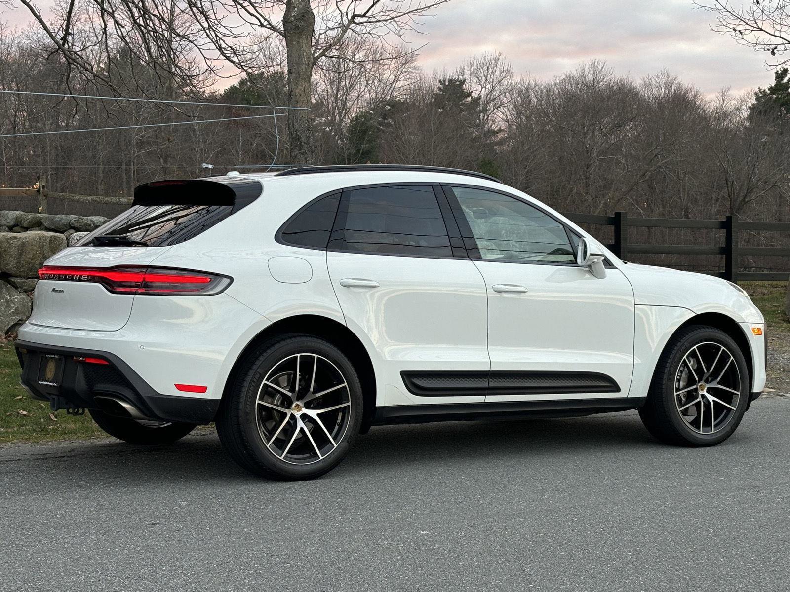 Used 2022 Porsche Macan Base w/ Premium Package Plus image 14
