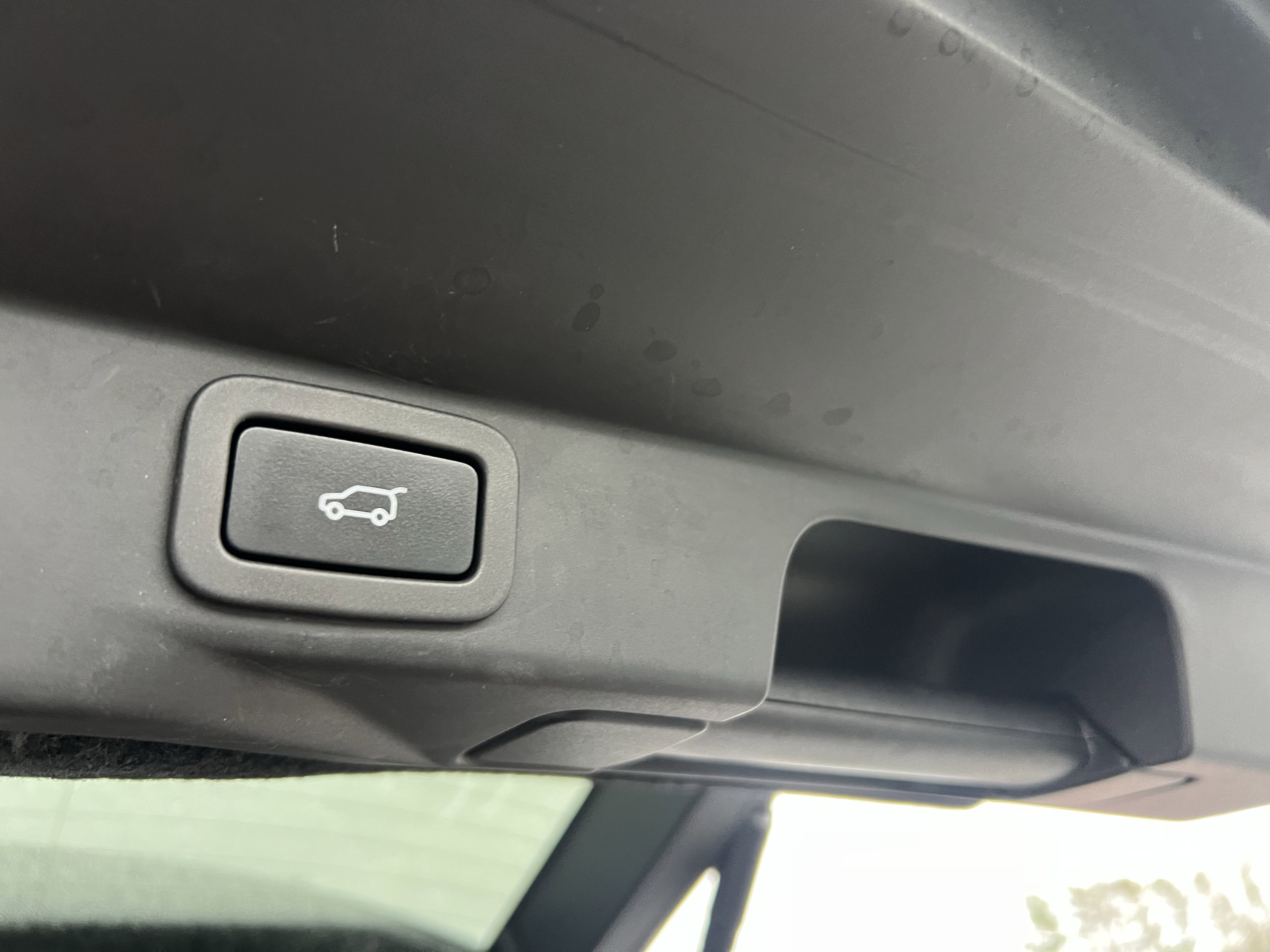 Used 2020 Land Rover Range Rover Sport SVR image 39