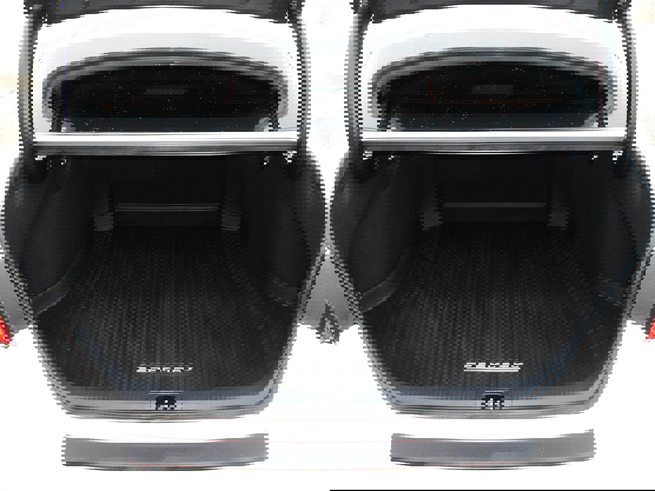 Used 2022 Toyota Camry SE image 24