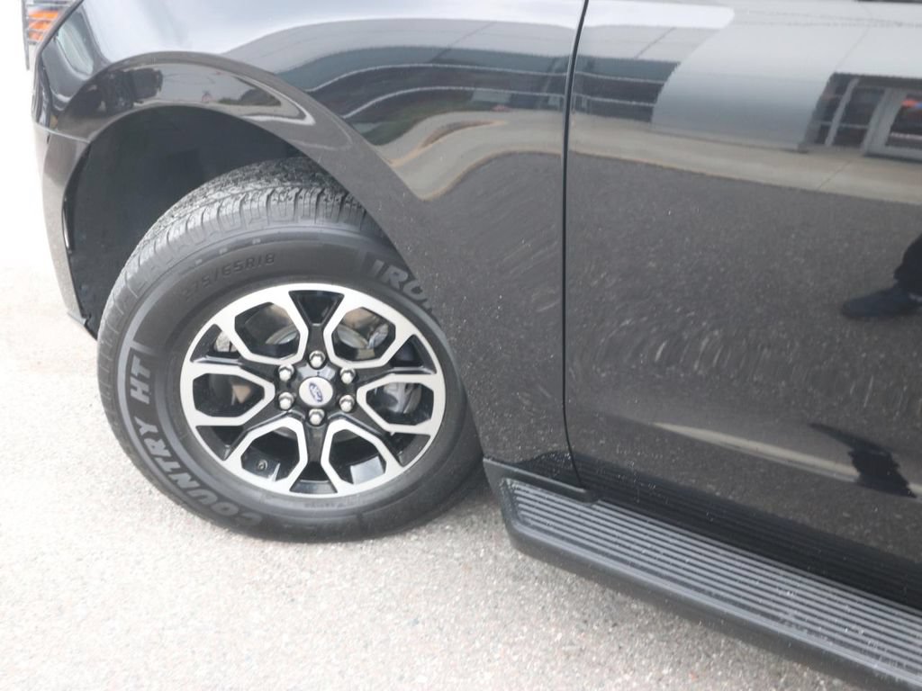 Certified 2024 Ford Expedition XLT RWD image 3