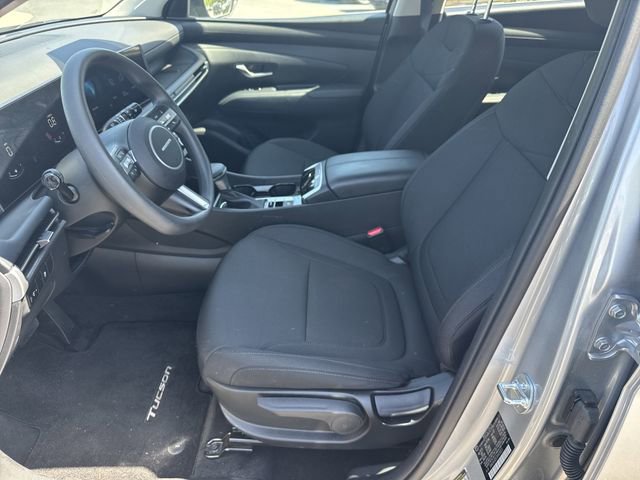 Certified 2025 Hyundai Tucson SE image 9