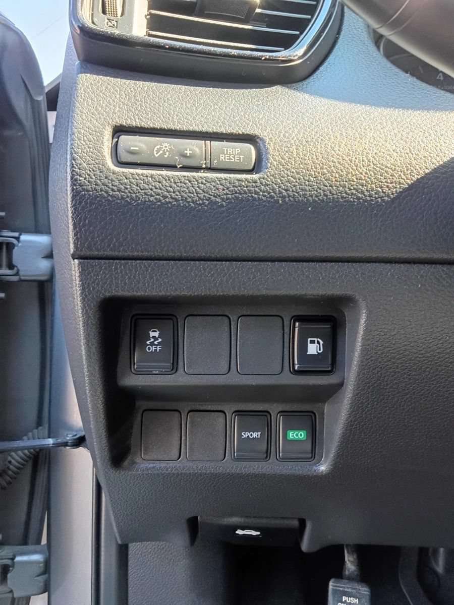 Used 2018 Nissan Rogue S FWD image 23