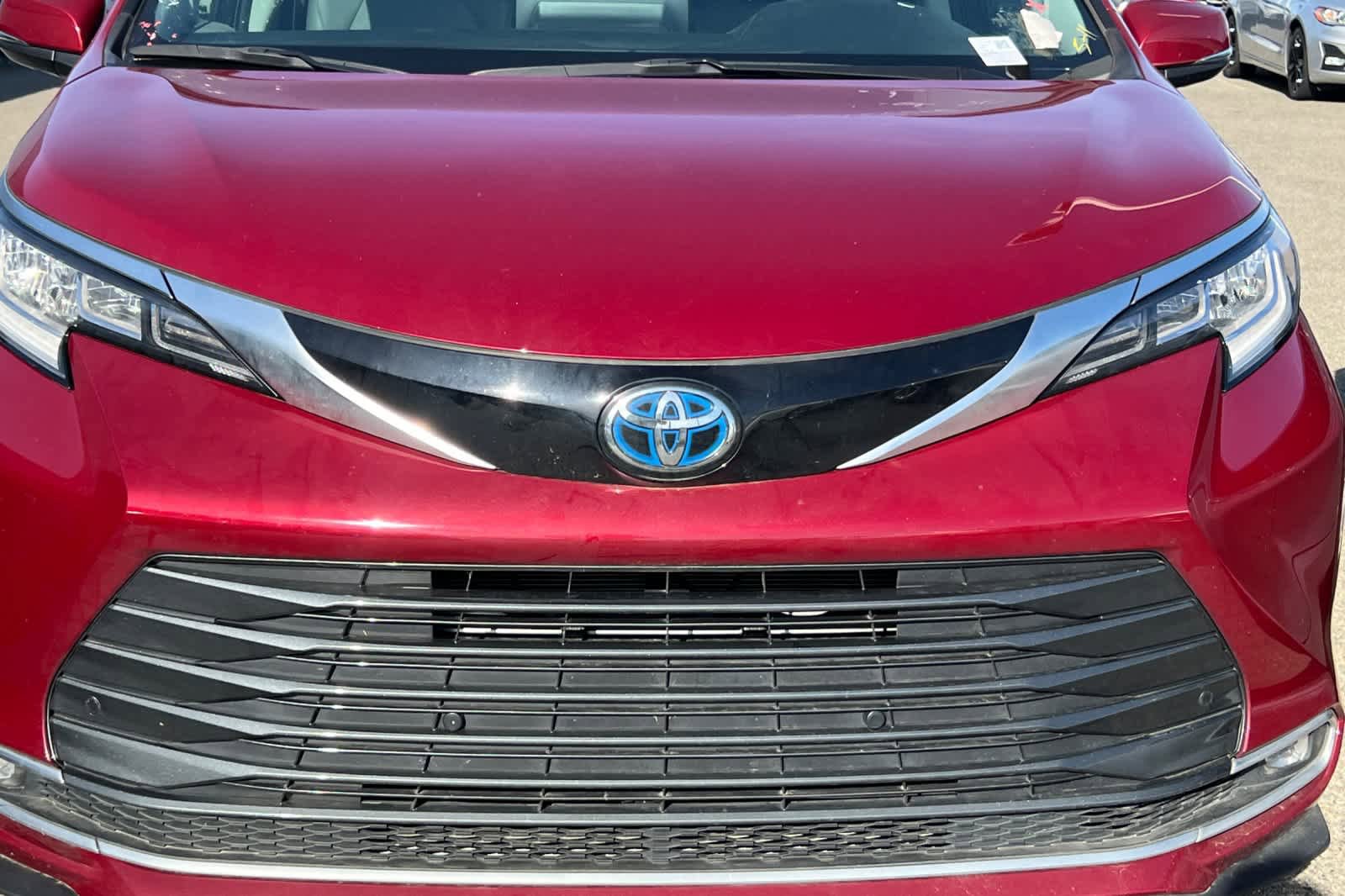 Used 2024 Toyota Sienna Limited AWD/4WD image 12