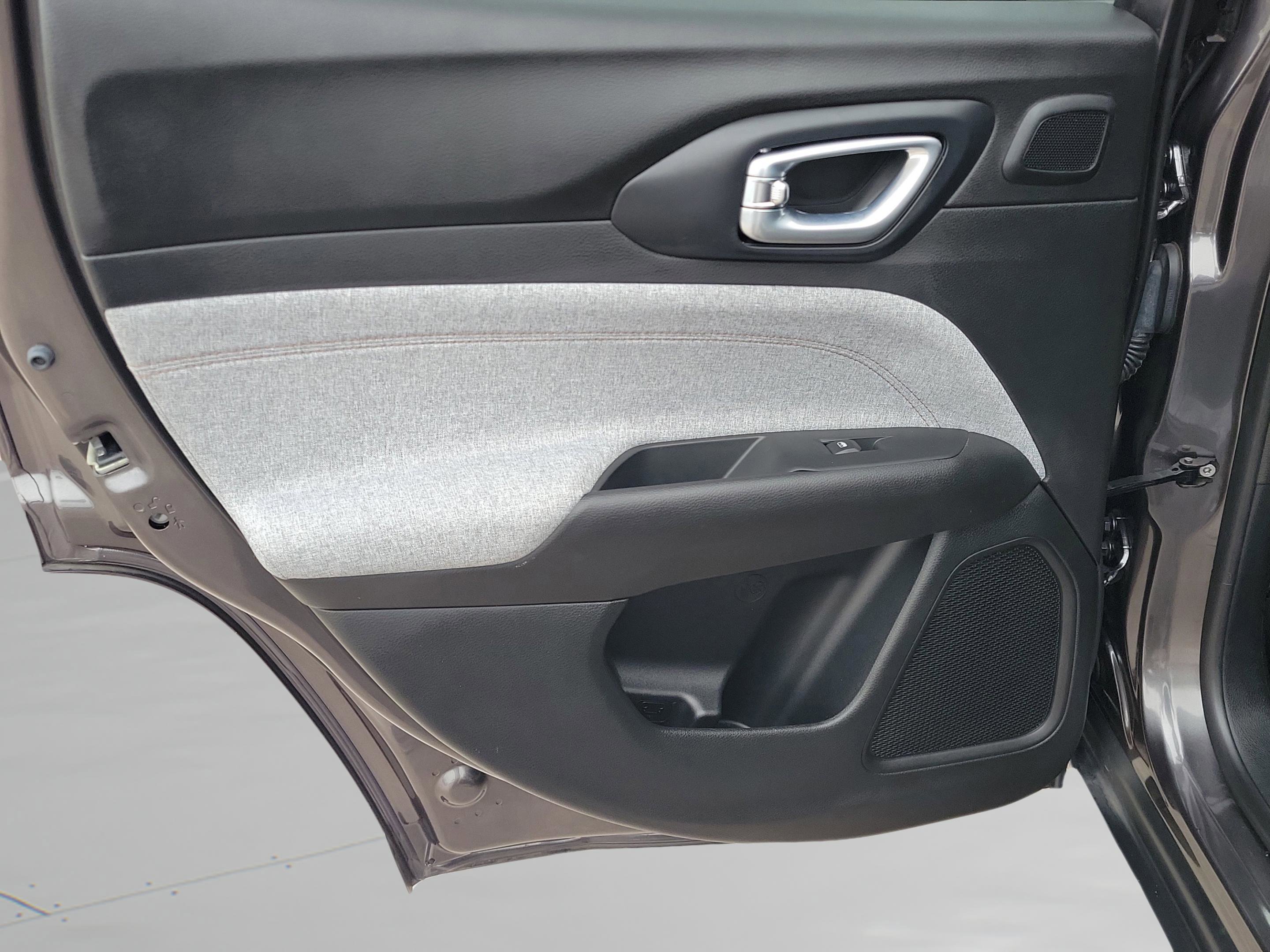 Used 2022 Jeep Compass Latitude w/ Sun and Sound Group image 29