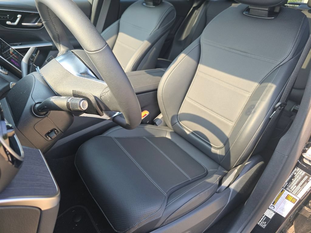Used 2026 Mercedes-Benz GLC 300 4MATIC image 25
