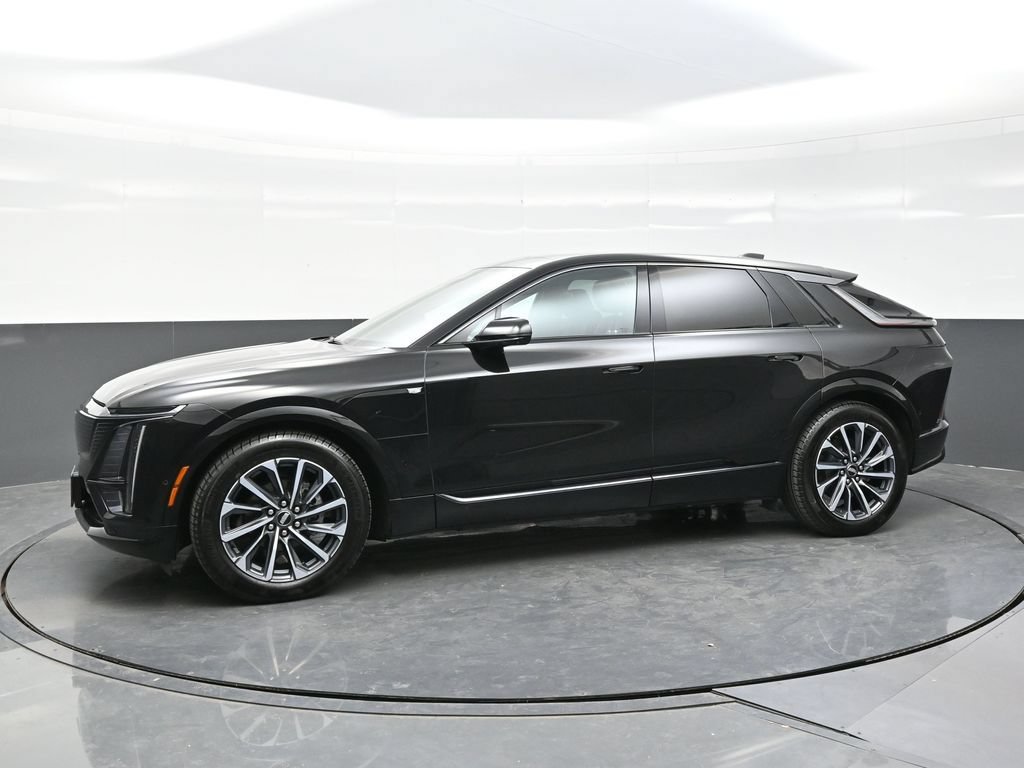Certified 2025 Cadillac Lyriq Luxury AWD/4WD image 3