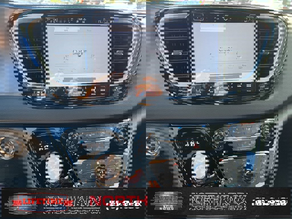 New 2026 Chrysler Voyager LX image 8