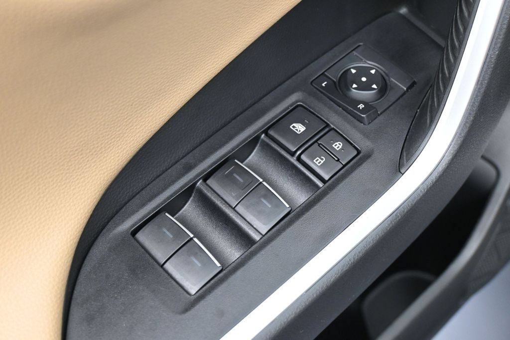 Used 2023 Toyota RAV4 Limited FWD image 14