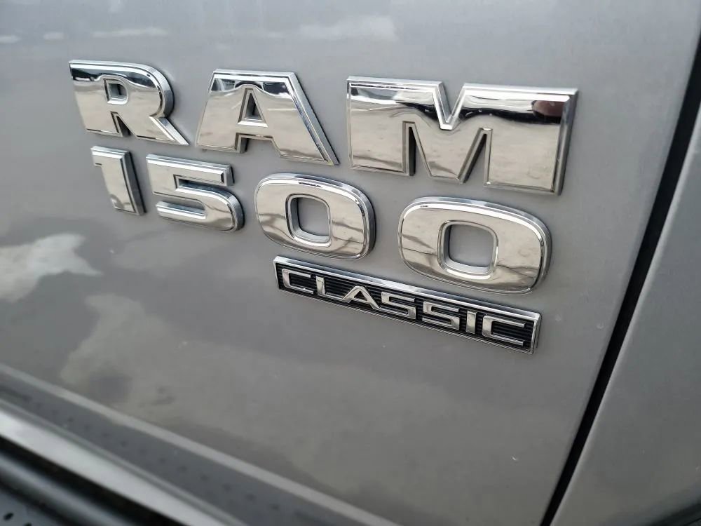 Used 2019 RAM 1500 Classic SLT AWD/4WD image 37