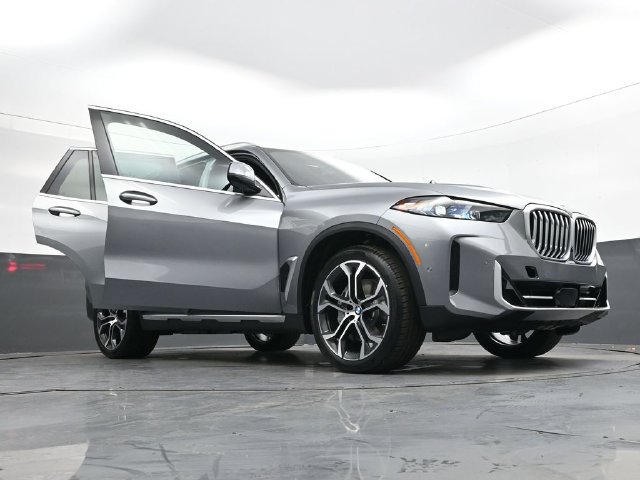 New 2026 BMW X5 xDrive50e w/ Premium Package AWD/4WD image 42
