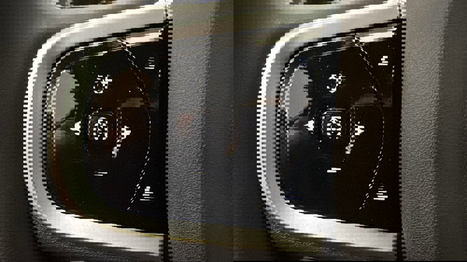 Used 2026 Volvo XC90 T8 Plus w/ Protection Package Premier image 13