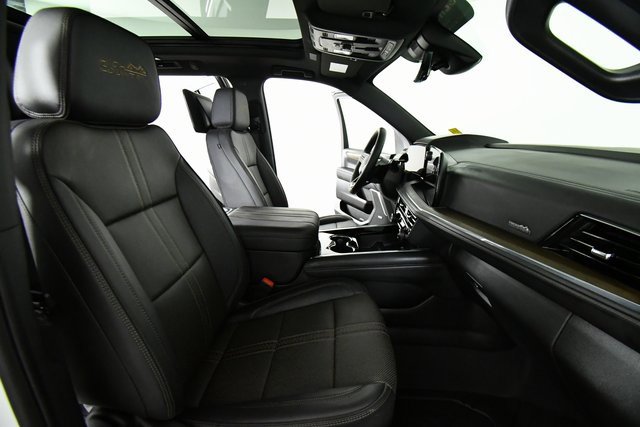 Certified 2025 Chevrolet Suburban High Country image 24