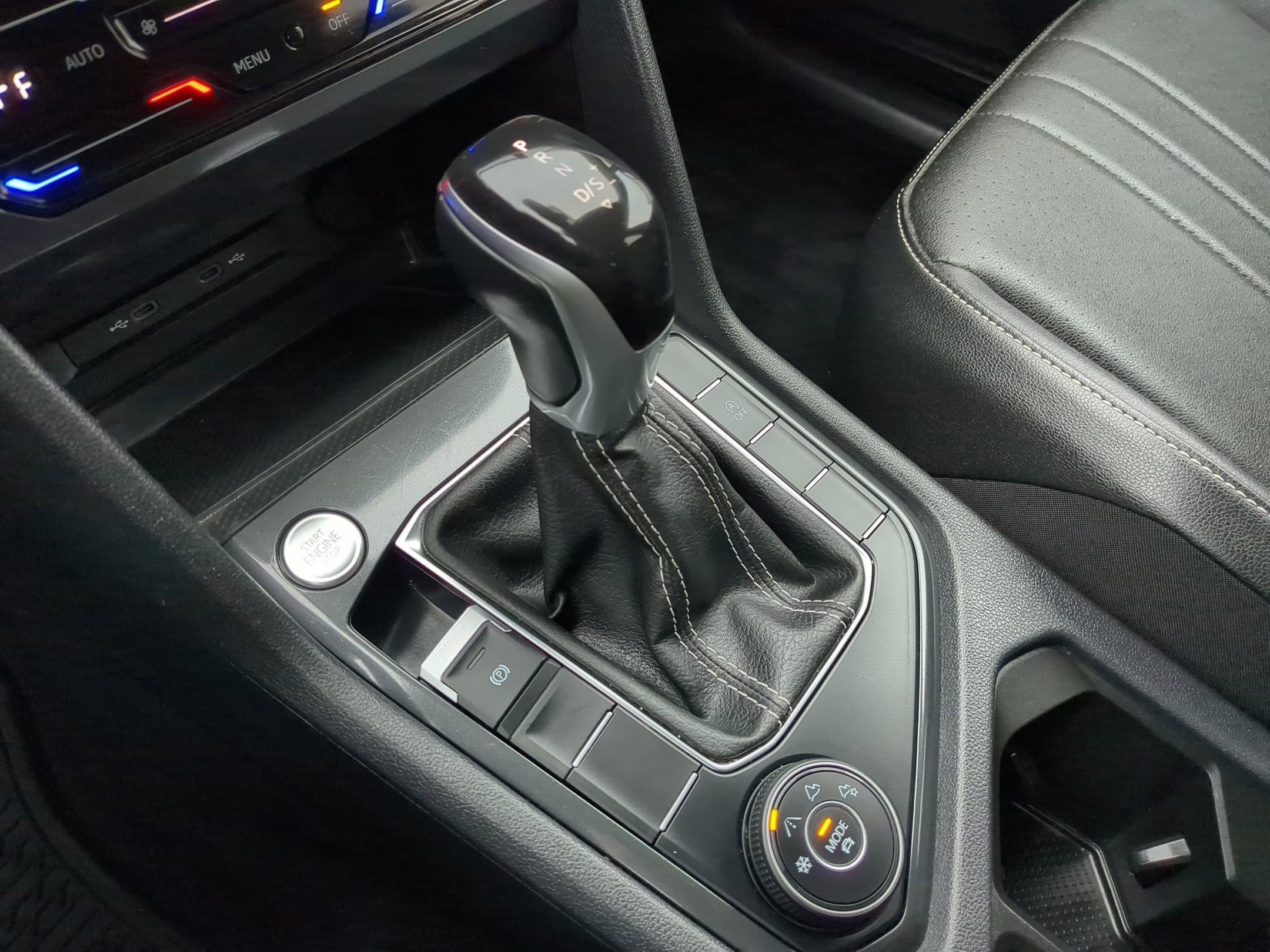 Used 2023 Volkswagen Tiguan SE image 26