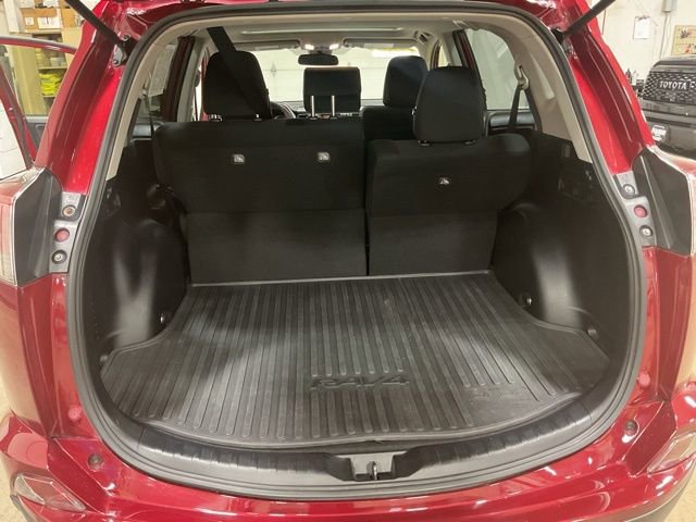 Used 2018 Toyota RAV4 XLE w/ Plus Extra Value Package image 21