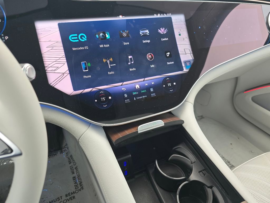 Certified 2022 Mercedes-Benz EQS 580 4MATIC Sedan image 31