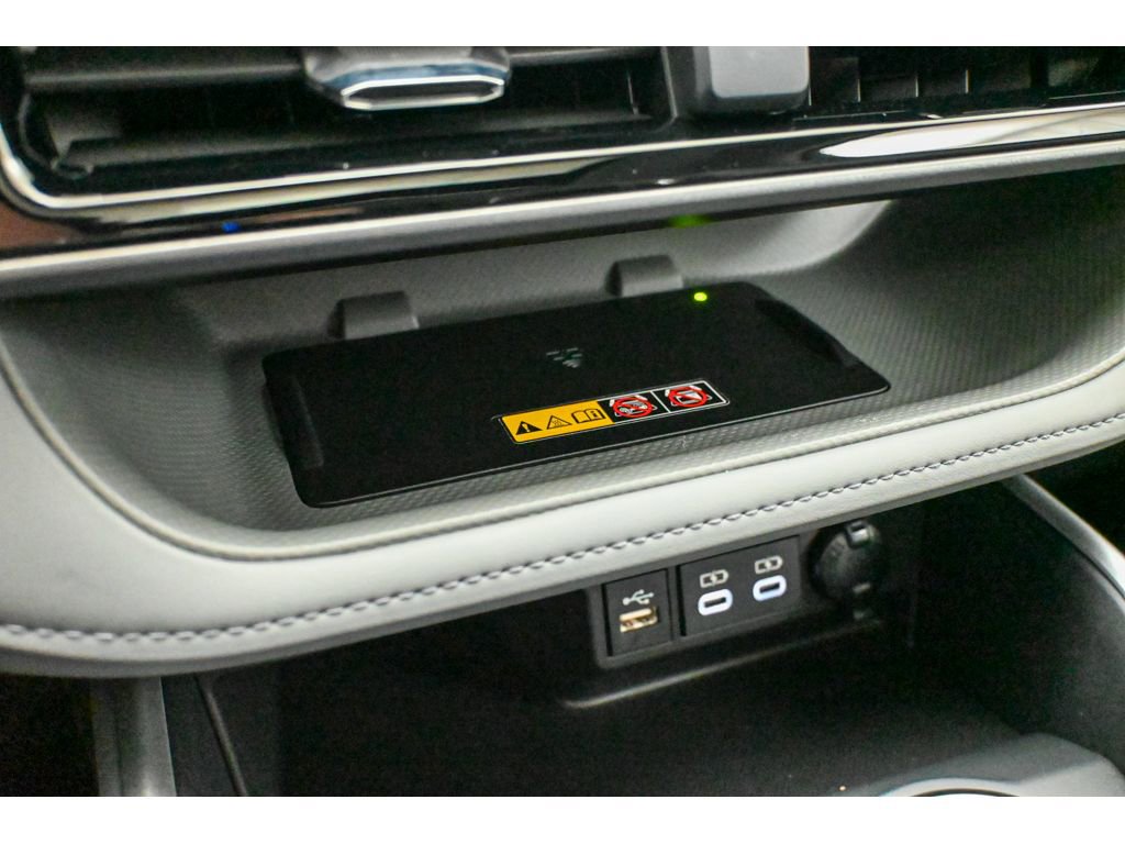 Used 2025 Toyota Highlander XLE image 46