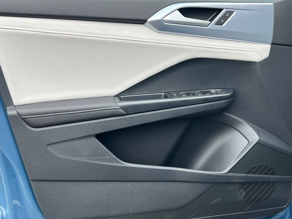 New 2026 Volkswagen Taos SE AWD/4WD image 14