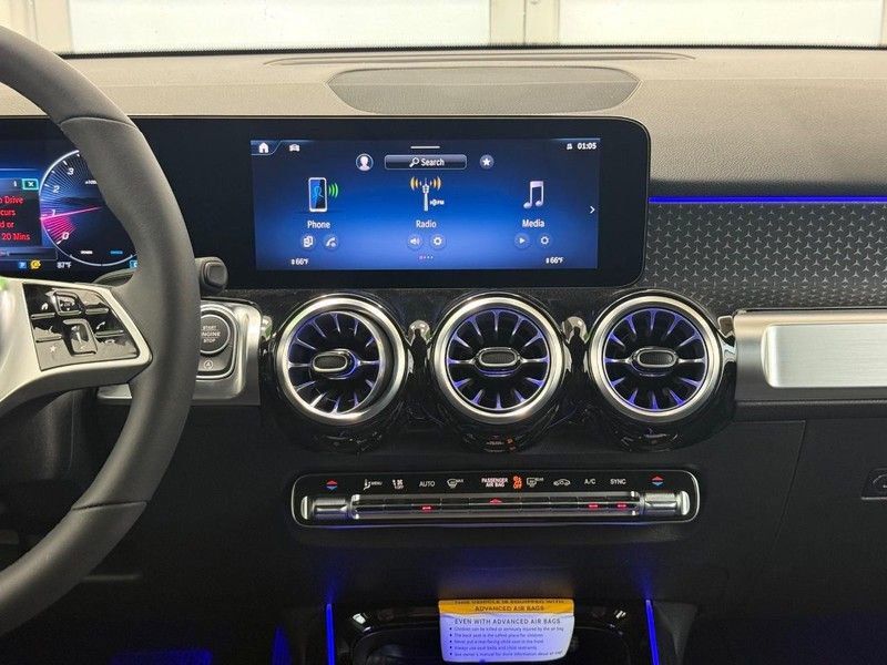 New 2025 Mercedes-Benz GLB 250 4MATIC image 7
