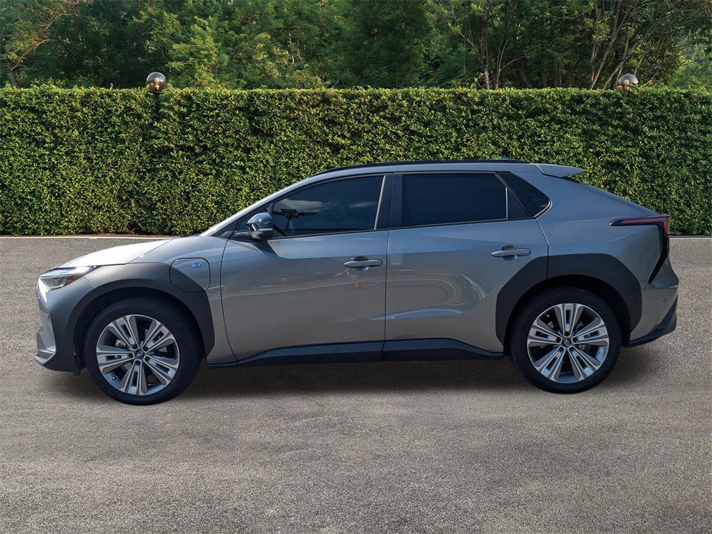 Used 2025 Subaru Solterra Limited w/ Limited Convenience Package image 7