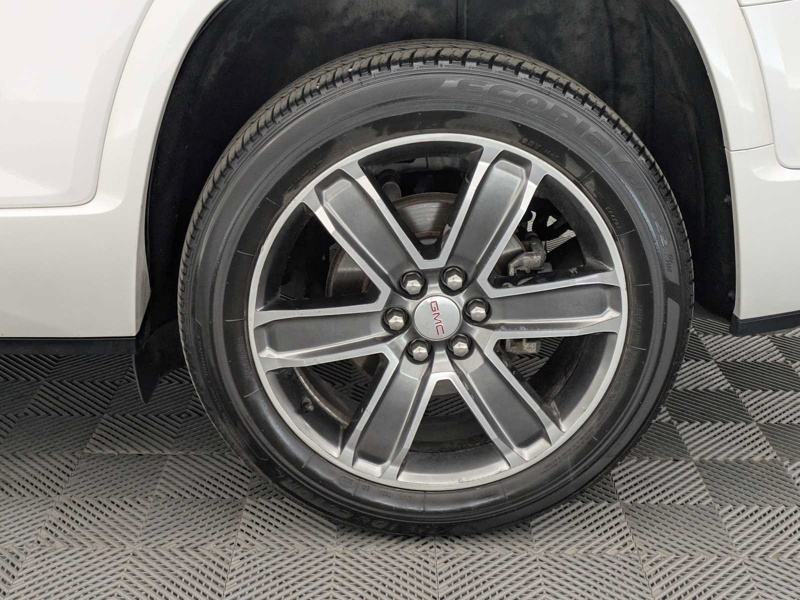 Used 2017 GMC Acadia Denali w/ Technology Package AWD/4WD image 14