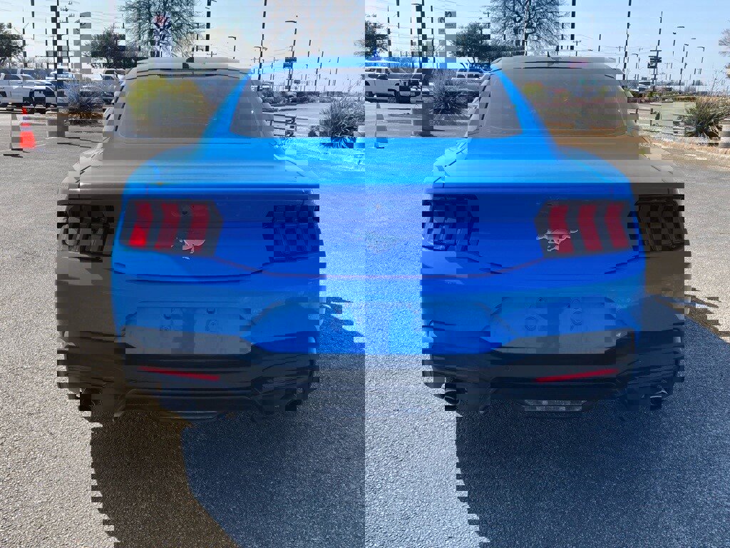 Used 2024 Ford Mustang Coupe image 6