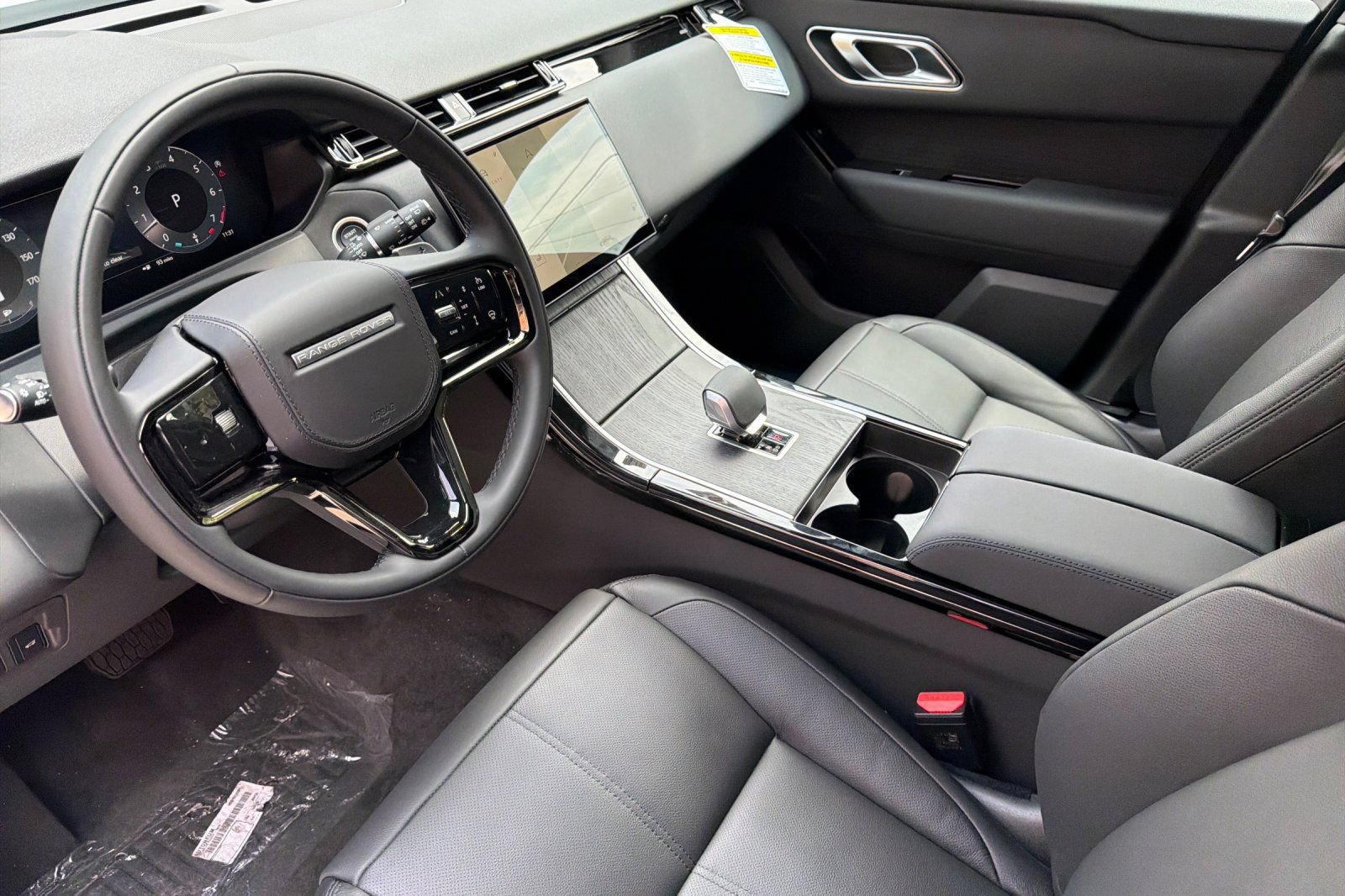 New 2026 Land Rover Range Rover Velar S AWD/4WD image 4