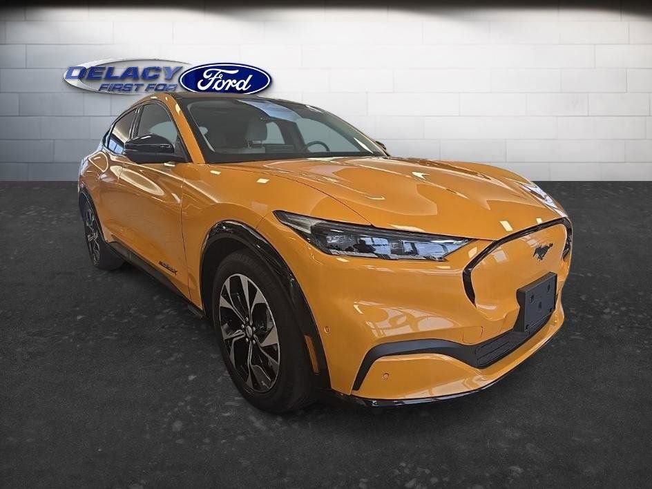 Used 2022 Ford Mustang Mach-E Premium image 9